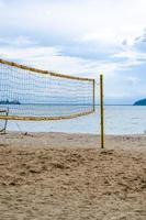 rete di pallavolo sulla spiaggia
