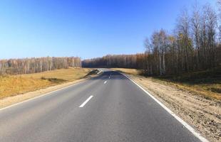 piccola strada di campagna foto