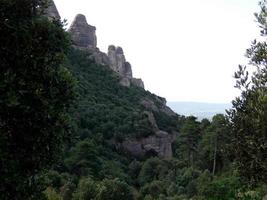 profilo delle montagne di montserrat nella provincia di barcellona, catalogna, spagna. foto