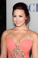 los angeles, 11 gennaio - demi lovato arriva al People s Choice Awards 2012 al teatro nokia at la live l'11 gennaio 2012 a los angeles, ca foto