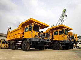camion da miniera rigido. camion fuoristrada che utilizzano nell'industria mineraria. foto