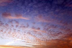 durante il cielo dell'alba foto