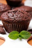 primo piano muffin al cioccolato foto
