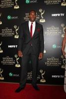 los angeles, 22 giugno - Lawrence Saint-Victor all'Emmy Awards diurno 2014 arriva al Beverly Hilton Hotel il 22 giugno 2014 a Beverly Hills, California foto