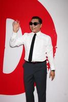 los angeles, 11 luglio - psy arriva alla prima rossa 2 al teatro del villaggio l'11 luglio 2013 a Westwood, ca foto