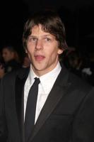 Los Angeles, 8 gennaio - jesse eisenberg arriva al Palm Springs International Film Festival 2011 Awards Gala al Palm Springs Convention Center l'8 gennaio 2011 a Pal Springs, ca foto