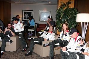 los angeles, 11 aprile - i corridori proceleb twittano al giorno di qualificazione della gara pro celeb 2014 al Gran Premio di Long Beach l'11 aprile 2014 a Long Beach, ca foto