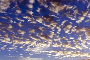 il cielo durante il tramonto foto