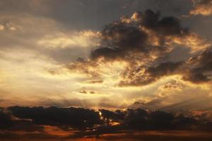 il cielo durante il tramonto foto