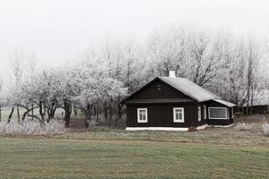 casa rurale in inverno foto