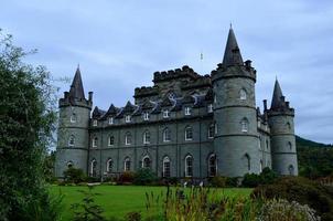 castello mozzafiato di inveraray in scozia foto