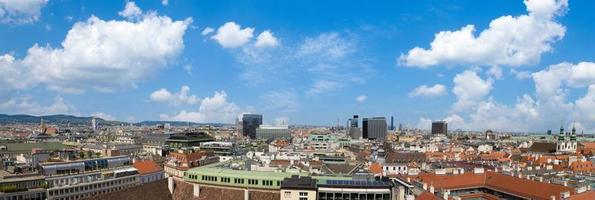 austria, vista panoramica della città vecchia di vienna da st. cattedrale di stefano, cattedrale principale di vienna foto