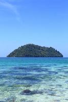 bellissima isola con spiaggia bianca foto