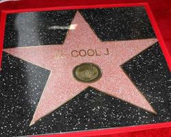 los angeles, 21 gennaio - ll cool js star alla cerimonia della passeggiata della fama di ll cool j hollywood all'hollywood and highland il 21 gennaio 2016 a los angeles, ca foto