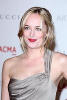 Los angeles, nov 5 - dakota johnson arriva al lacma art film gala presso la county museum of art il 5 novembre 2011 a los angeles, ca foto