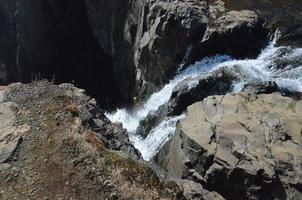 scatto sbalorditivo di una caduta d'acqua in Islanda foto