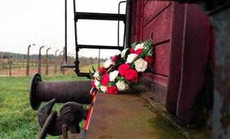 auschwitz, polonia, 18 settembre 2021 corona funebre dedicata alle vittime del campo di concentramento di auschwitz birkenau. foto