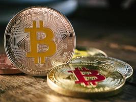 concetto finanziario aziendale di monete bitcoin. foto