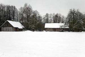 vecchia casa in legno foto