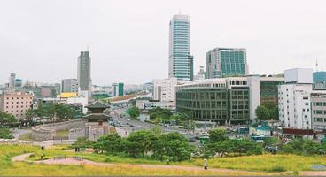 scenario di edifici alti a hyehwa-dong, seoul, corea foto