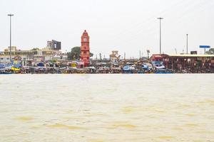 ganga come si vede a garh mukteshwar, uttar pradesh, india, si crede che il fiume ganga sia il fiume più sacro per gli indù, una vista di garh ganga brij ghat che è un luogo religioso molto famoso per gli indù foto