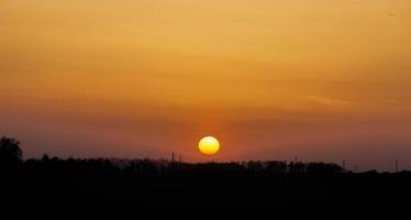 paesaggio durante il tramonto o l'alba foto