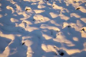 cumuli di neve in inverno foto