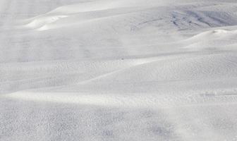 cumuli di neve in inverno foto