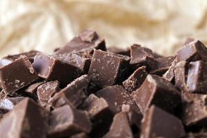 cioccolato a base di zucchero e cacao, pezzi deliziosi foto