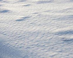 cumuli di neve in inverno foto