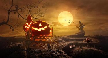 zucche di Halloween su un carro agricolo che attraversa una strada allungata tomba al castello spettrale nella notte di luna piena e pipistrelli che volano foto