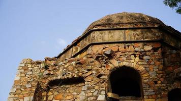 la tomba di Feroz Shah al forte di Hauz Khas foto