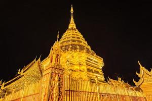 pagoda al tempio di doi suthep. foto