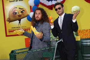 los angeles, 9 agosto - jr jr, daniel zott, joshua epstein alla premiere della festa della salsiccia al teatro del villaggio il 9 agosto 2016 a westwood, ca foto