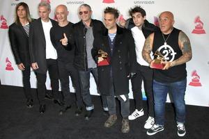 las vegas, nov 17 - los fabulosos cadillacs alla 17a sala stampa annuale dei Latin Grammy Awards presso t-mobile arena il 17 novembre 2016 a las vegas, nv foto