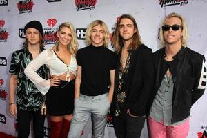 los angeles, 3 aprile - r5 all'iheart radio music awards 2016 arrivi al forum il 3 aprile 2016 a inglewood, ca foto