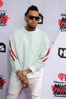 los angeles, 3 aprile - chris brown all'iheart radio music awards 2016 arrivi al forum il 3 aprile 2016 a inglewood, ca foto