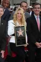 los angeles, 8 nov - shakira alla cerimonia di hollywood walk of fame che conferisce una stella a shakira a w hollywood l'8 novembre 2011 a los angeles, ca foto