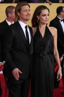 los angeles, 29 gennaio - Brad Pitt e Angelina Jolie arrivano al 18° premio annuale della gilda degli attori dello schermo all'auditorium del santuario il 29 gennaio 2012 a los angeles, ca foto