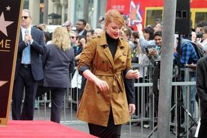 los angeles, 10 dic - bryce dallas howard alla star di ron howard sulla hollywood walk of fame all'hollywood blvd il 10 dicembre 2015 a los angeles, ca foto