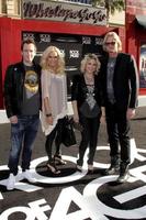 los angeles, 8 giugno - gli ospiti che arrivano alla prima mondiale di Rock of Ages al teatro cinese di Grauman l'8 giugno 2012 a los angeles, ca foto