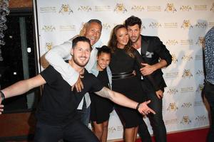 los angeles, 10 settembre - valentin chmerkovskiy, leah remini e famiglia, maksim chmerkovskiy al ballo con me usa grande apertura al ballo con me studio il 10 settembre 2014 a sherman oaks, ca foto