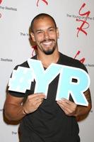 los angeles, 8 settembre - bryton james alla celebrazione dello spettacolo dei giovani e degli 11.000 irrequieti presso la città della televisione cbs l'8 settembre 2016 a los angeles, ca foto