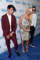 los angeles, 29 agosto - pamela anderson, dylan jagger lee, brandon thomas lee alla mercé degli animali gala degli eroi nascosti all'unici casa il 29 agosto 2015 a culver city, ca foto