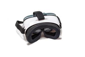 vr ar 360 occhiali per realtà virtuale cartone per telefono cellulare isolato su sfondo bianco. dispositivo per guardare film per viaggi e intrattenimento nello spazio 3D. foto
