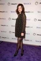 los angeles, 14 dic - betsy brandt in una serata con la vita a pezzi al paley center for media il 14 dicembre 2015 a beverly hills, ca foto