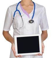 medico donna in possesso di un tablet