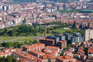 paesaggio urbano dalla città di bilbao, paesi baschi, spagna, destinazioni di viaggio foto