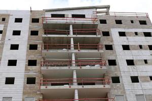 lavoro e strumenti di lavoro in un cantiere edile in Israele. foto