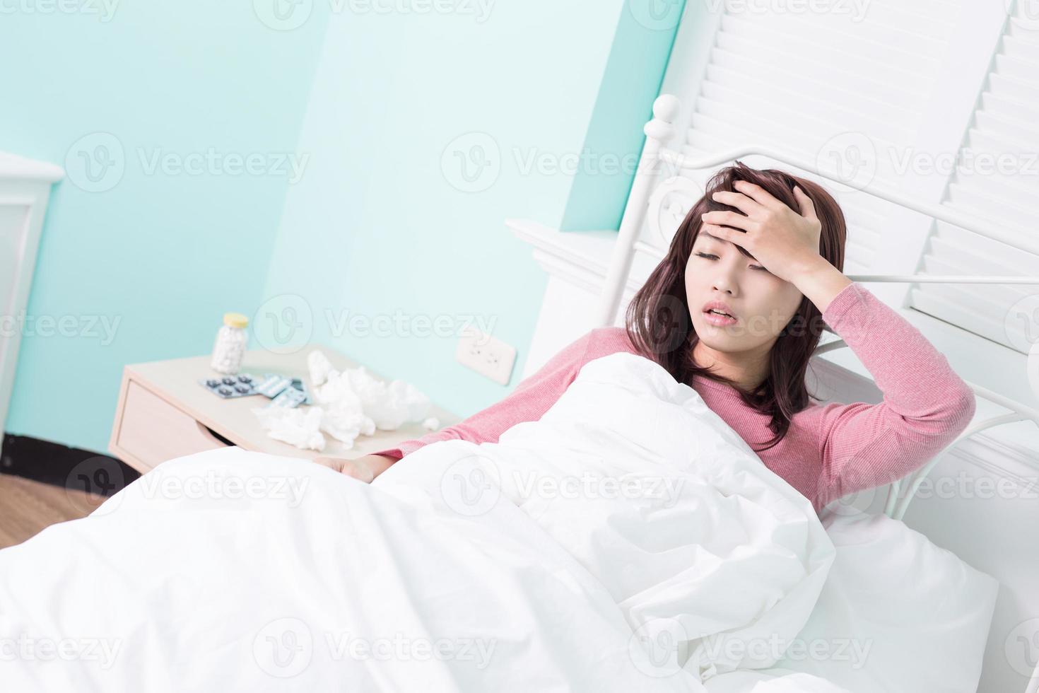 mulher doente pegou resfriado foto